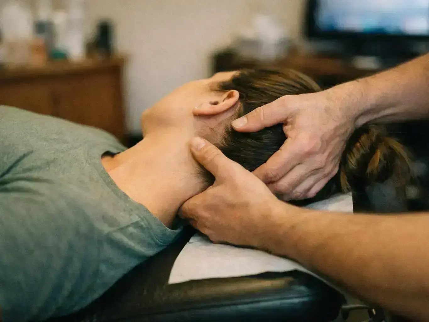 Chiropractor Georgetown, GA — in action