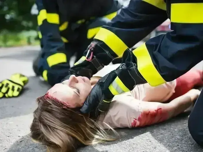 Professional Truck Accident Injury Care services by Arrowhead Clinic Chiropractor in Savannah, GA &mdash; licensed Chiropractor provider